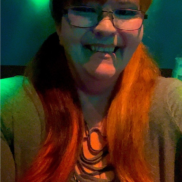 Meet your Posher, Janet - Picture 4 of 4